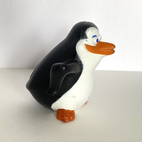 2014 Penguins of Madagascar PRIVATE PENGUIN # 6 McDonalds Happy Meal Toy - Picture 2 of 11
